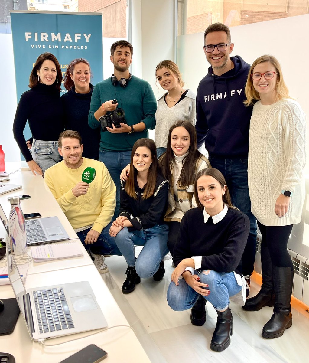 firmafy's tweet photo. Hoy hemos tenido una visita muy especial en la oficina @canalsur ha estado en @firmafy para entrevistar a nuestro CEO para el programa @EmpleadosCsur 😍
#startup #venture #andalucia #firmafy https://t.co/OSjGEc0MGM