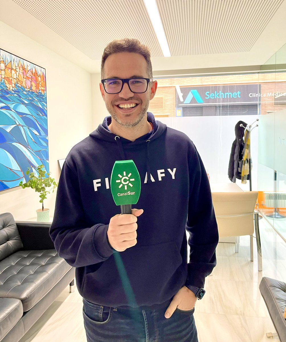 firmafy's tweet photo. Hoy hemos tenido una visita muy especial en la oficina @canalsur ha estado en @firmafy para entrevistar a nuestro CEO para el programa @EmpleadosCsur 😍
#startup #venture #andalucia #firmafy https://t.co/OSjGEc0MGM
