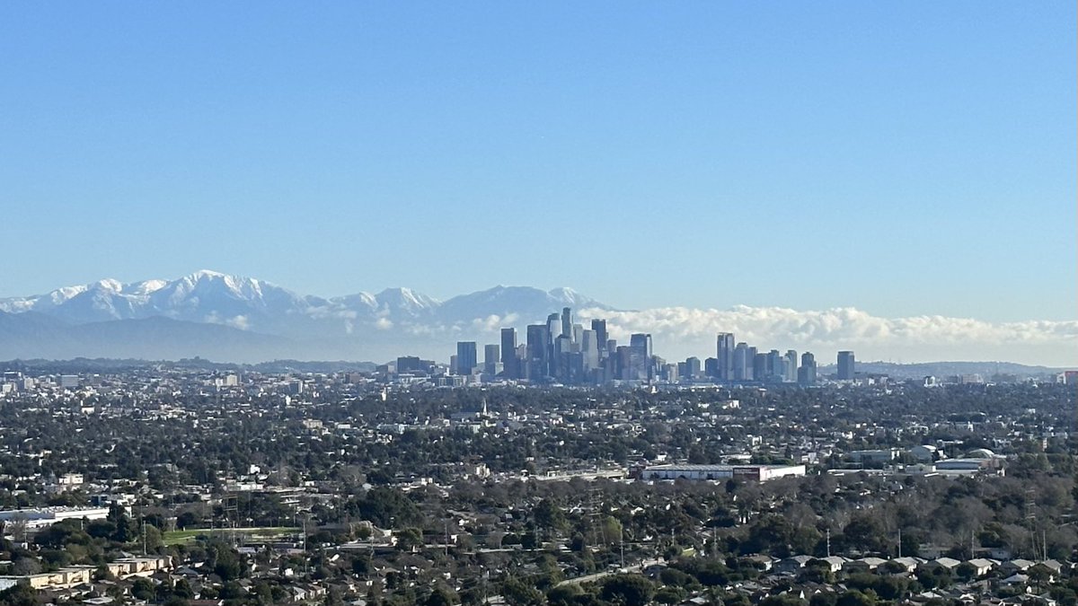 BrianDouglasKNX's tweet photo. Good morning LA! https://t.co/yDrxT1Wlxh