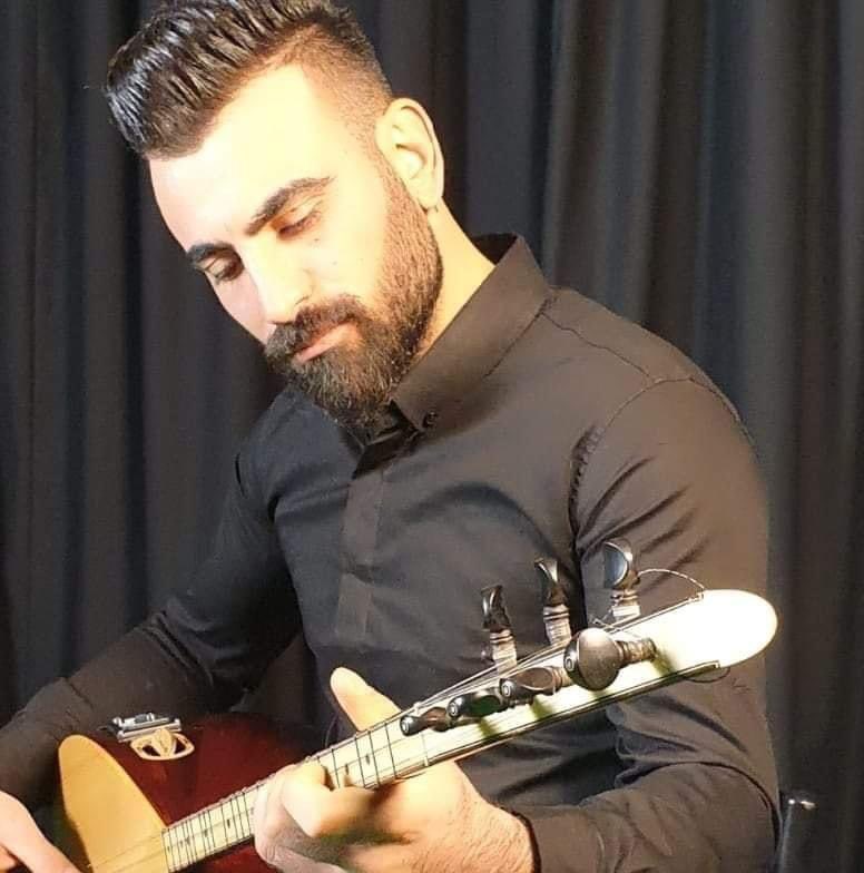 Le_CDKF's tweet image. Nous venons d'apprendre le décès de la mère du chanteur kurde #MîrPerwer tué dans l'attentat ctre le #CDKF le 23/12/2022. Déjà malade, elle n’a pu survivre à la mort de son fils. Elle est décédée aujrd’hui à l’âge de 45 ans. Nos profondes condoléances à sa famille et ses proches