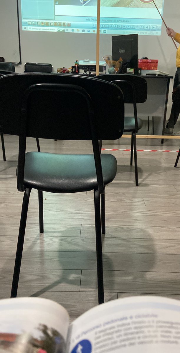 bergonzgonz's tweet photo. A scuola guida #mibocciano #sclero #chesbatti https://t.co/OeeK3alfWJ