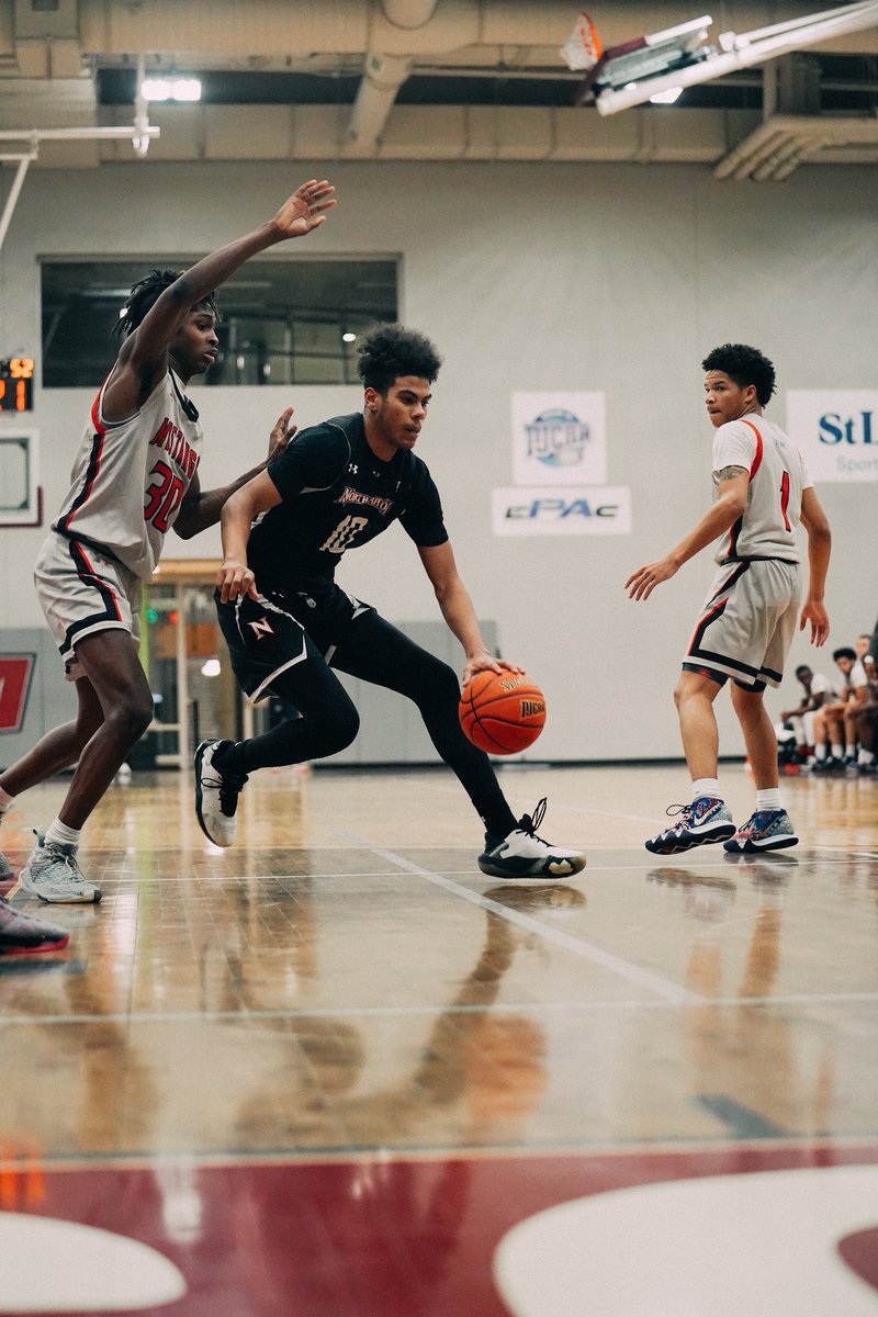 tyresefuller2's tweet photo. First semester highlights https://t.co/Y9FBwzwe7R via @YouTube https://t.co/BVVnWEnvOR