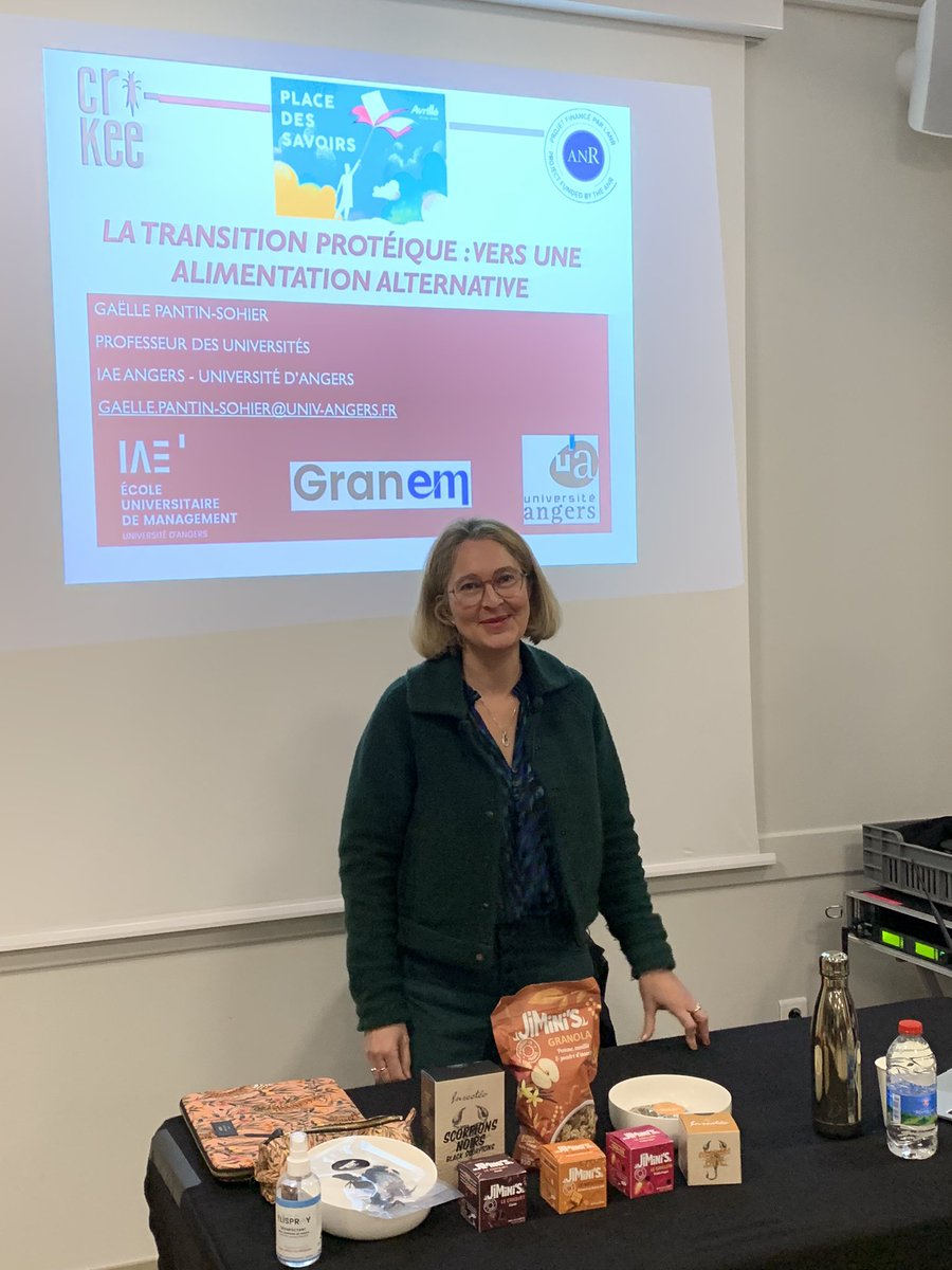 IAEAngers's tweet photo. Un public venu nombreux ce soir à @avrille49 pour la conférence de @PantinSohier de l’@IAEAngers sur la #transition protéique et les #alternatives #alimentaires 🦗🐛🕷️ dans le cadre de la #placedessavoirs.
@UnivAngers @SFRConfluences #GRANEM
#ExpertenManagement https://t.co/lOpao0evCU
