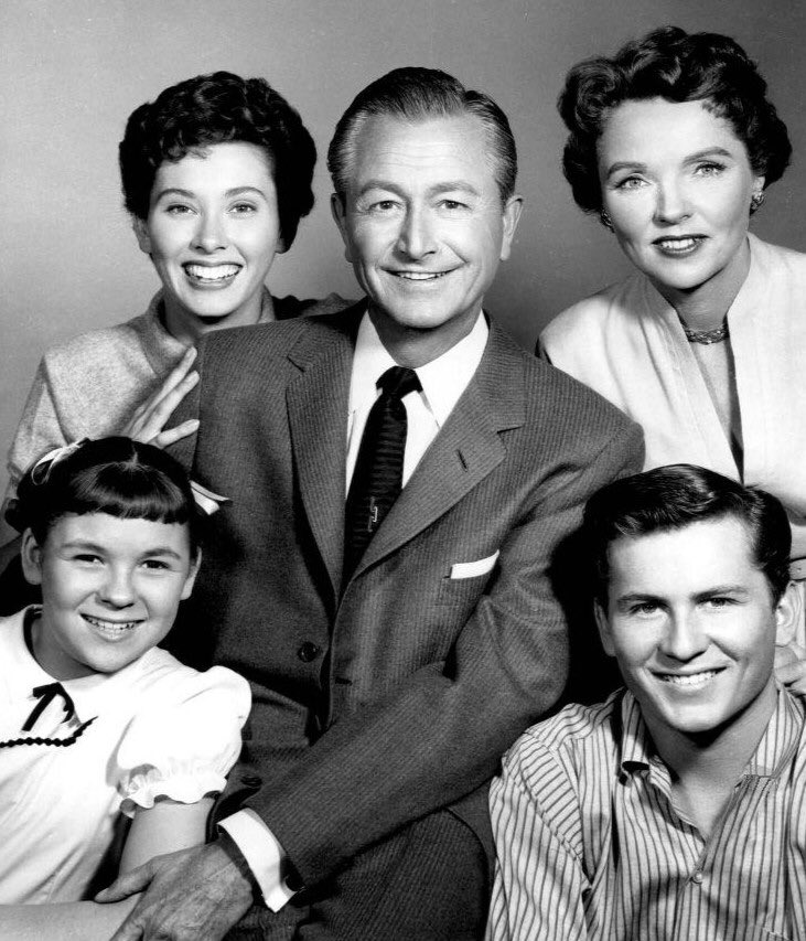 Right now I’m watching #FatherKnowsBest on @GAlivingTV . So glad that they show it! 
💙📺 #ClassicTelevision 
@billabbottHC #GreatAmericanFamily #GreatAmericanLiving #WelcomeHome #StoriesWellTold #Greatfuls