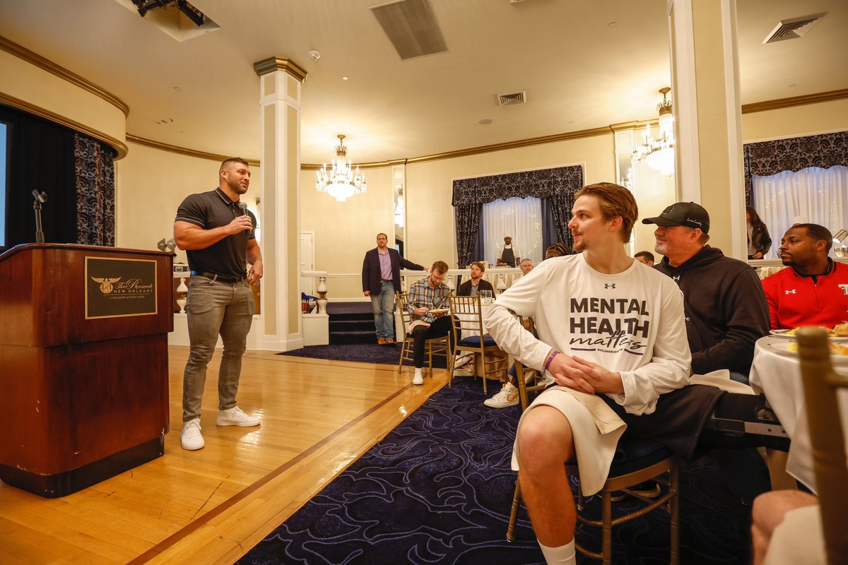 ryan_hilinski's tweet photo. Proud of my new teammates, both players and fans!❤️ You all stepped up with the @Allstate @WeAreAFCA #GoodWorksTeam by repping a cause with @dosomething. Your communities count on you and you answered 🙌 #AllstatePartner https://t.co/HT31wDcgfw