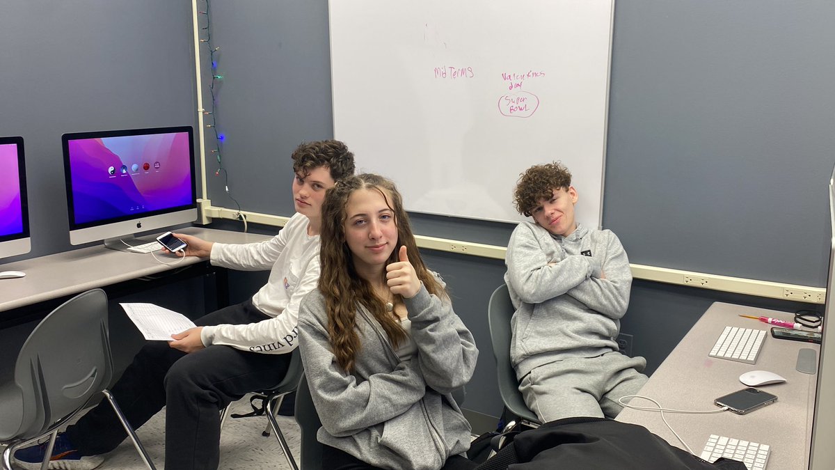 mia_sciabica's tweet photo. Last project for my media 1s!!🎬
They are learning how to conduct interviews!📝🎤 @HPRwildcats @kfenlon67 @JonTallamy @becky_sarno #interning #hprwildcats https://t.co/xcf8S5ulH0