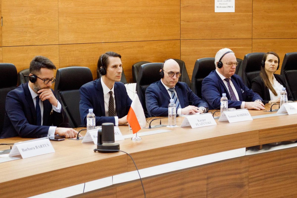 Welcomed a delegation from the Polish Sejm to <a href="/MoldovaMFA/">🇲🇩 MFA Moldova</a> today. 

Pleasure to speak to Chair of the Foreign Affairs Committee <a href="/radekfogiel/">Radosław Fogiel</a> &amp; Chair of EU Affairs Committee <a href="/KacperPlazynski/">Kacper Płażyński</a>. 

Grateful to Poland for standing firmly behind Moldova and our ambition to join the EU.