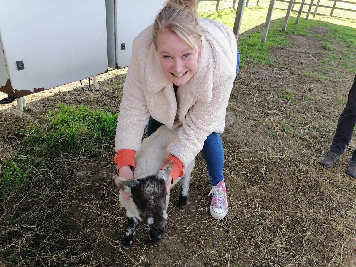 If you haven't visited us before our refurb we'd love to say "hello" ... 👋👋👋

We are Dan and Laura, the new managers 😊

We can't wait to meet you all once we re - open!

#ploughandflailmobberley #cheshirepubs #mobberley #dogfriendlypub