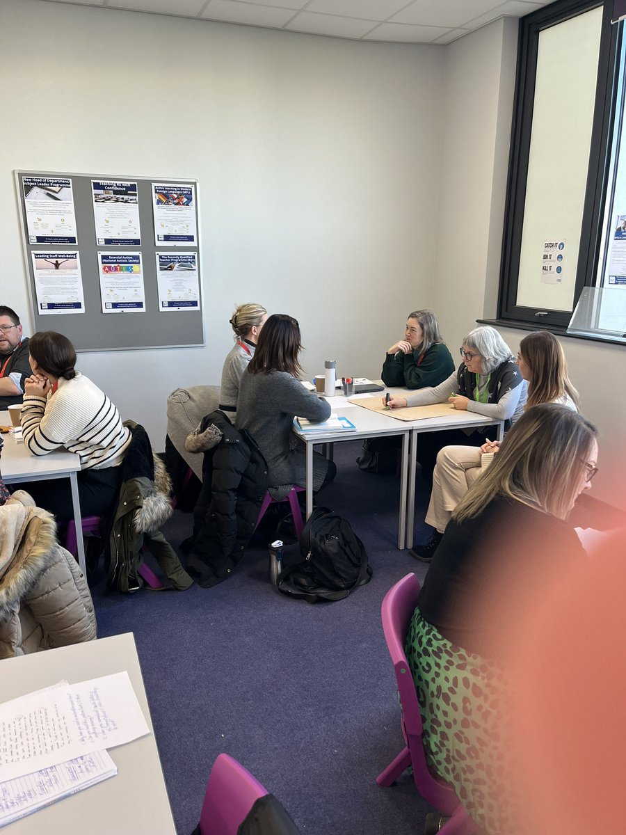 AmyRMorris1's tweet photo. Lots of discussion around effective strategies to teach punctuation and grammar this afternoon @BEST_Edu_and_SI #English #training #researchbased #CPD @lva_info @GothicMede @ETAJuniors https://t.co/VMPR6KdpbM