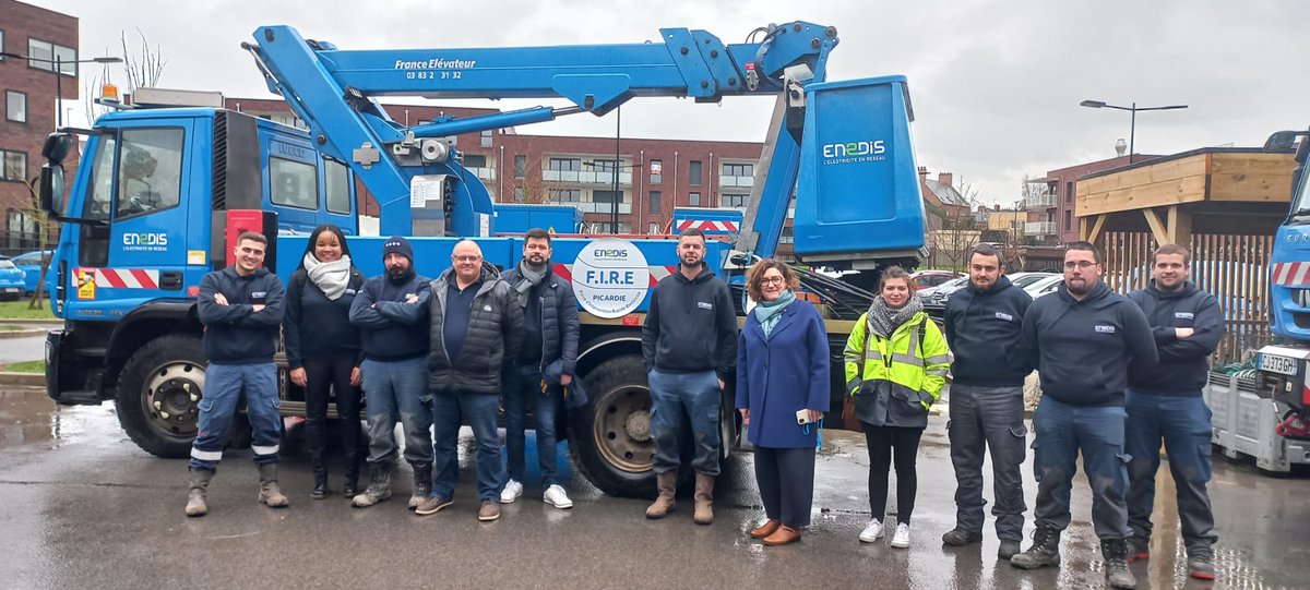 enedis's tweet photo. Retour progressif à la normale suite au passage des tempêtes #Gerard et #Fien.Plus de 1400 salariés d’Enedis et des entreprises partenaires mobilisés aujourd'hui pour continuer à réalimenter les foyers touchés. https://t.co/qb32xyZNaN