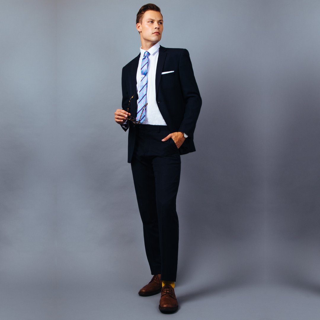 Tiesdotcom's tweet image. Even with the winter blues 

#tiesyourlife #mensfashions #bluesuit #navybluesuit