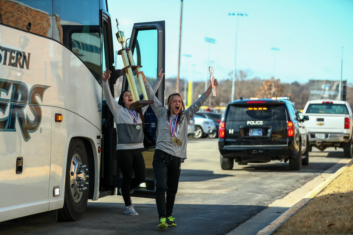 GoReivers's tweet photo. 𝙒𝙚𝙡𝙘𝙤𝙢𝙚 𝙝𝙤𝙢𝙚, 𝙘𝙝𝙖𝙢𝙥𝙨! 🏆

#SailsUP | @ReiverCheer https://t.co/EIjhN2UVdw