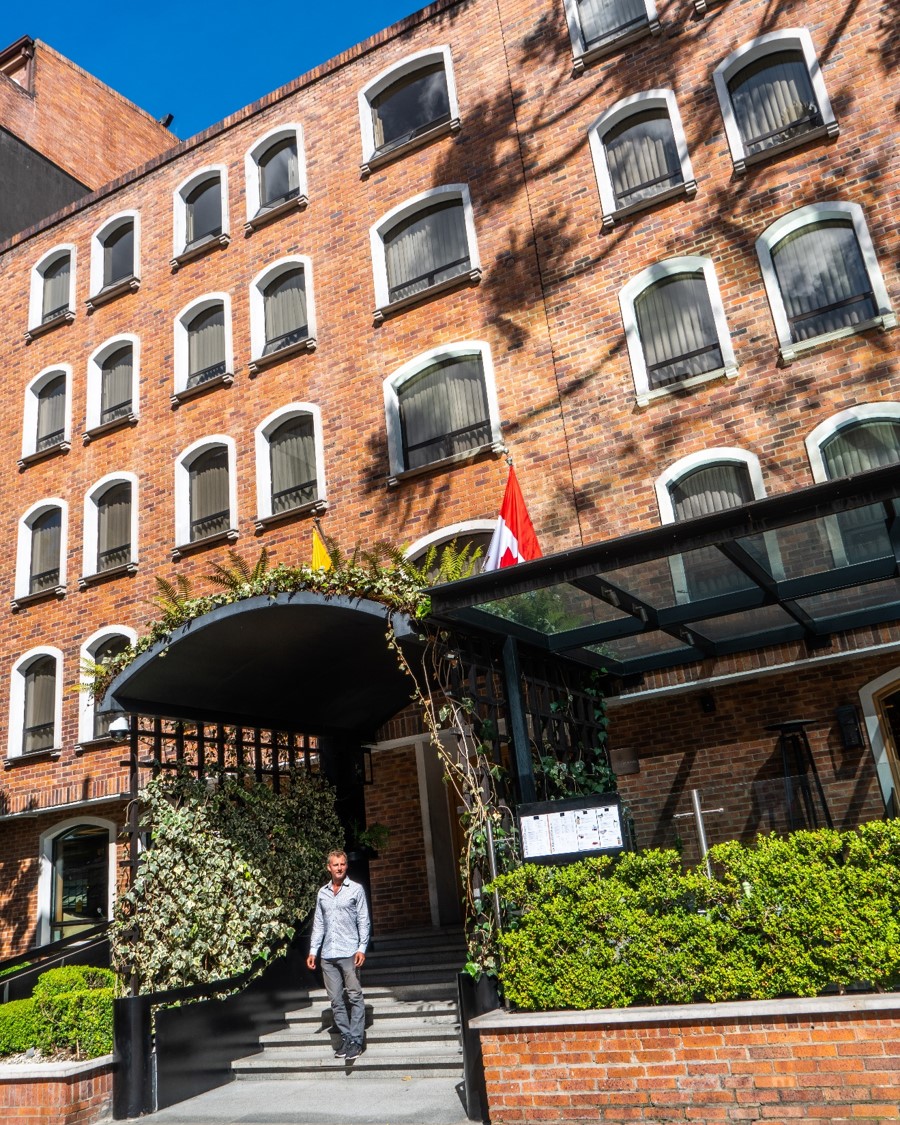 Sunny days in the capital ☀️ 
#FSBogotá is located in the best area of the city, close to the main shopping centers and stores, as well as being surrounded by the best bars and restaurants in the Zona Rosa. Undoubtedly the best choice to fully enjoy your next trip! #FourSeasons