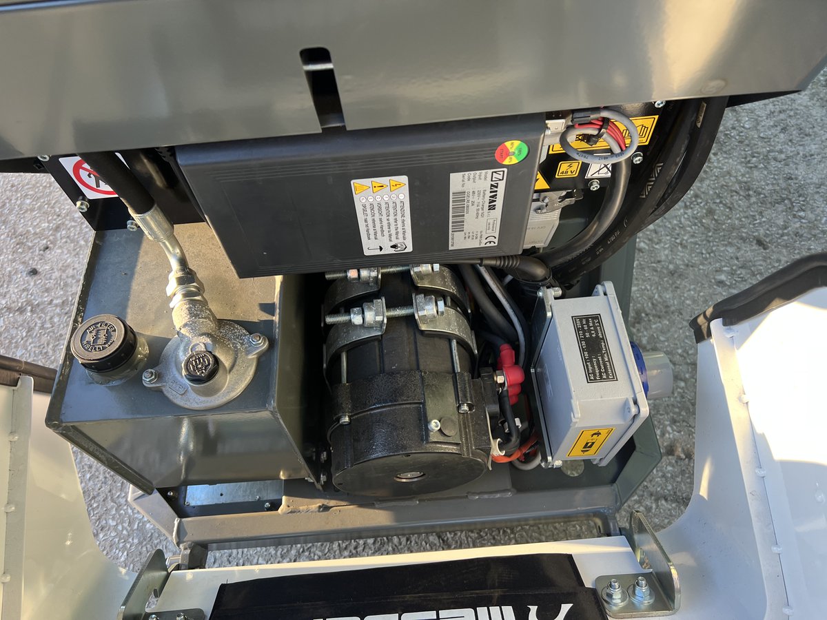 1stBasePlant's tweet photo. #Messersi #TrackedDumper For Sale   

2022 Ex-Show unit
#Fullyelectric 
500kg capacity 
High Tip
5-6 Hr run time

Full details on website -

https://t.co/Wh3rInJMaC

#zeroemission #electricmachinery https://t.co/ywCZRepfhi