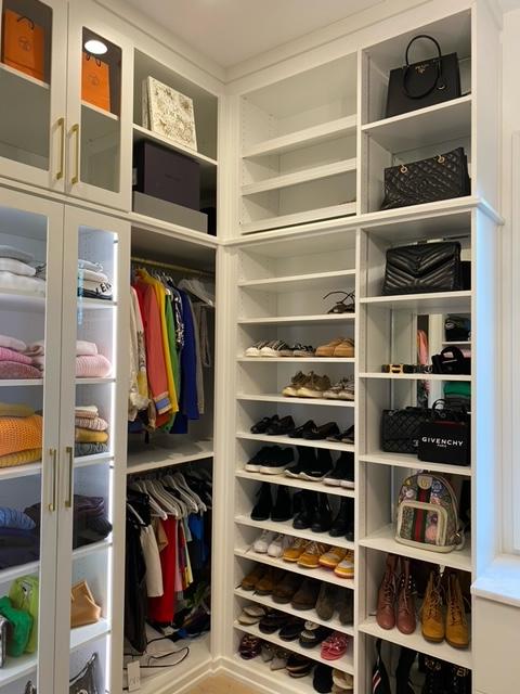 SimplyOrgYou's tweet photo. Our wonderful clients asked us to make their new home beautiful. We made their his and hers closets look like a show oom. 💕 https://t.co/ka6MMtqStD