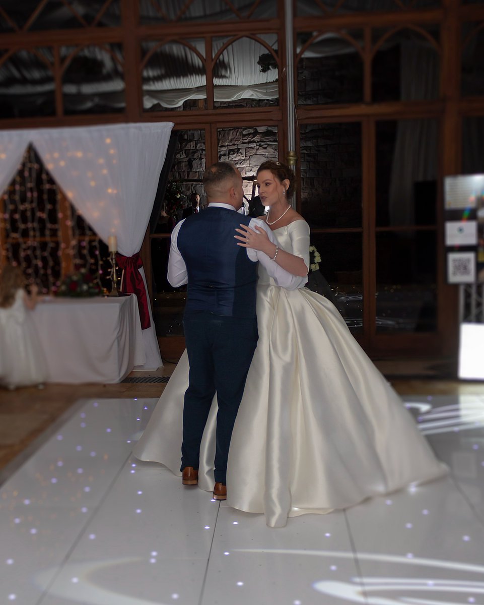 djsoundandlight's tweet photo. Special lighting for those special moments ✨
.
.
.
.
#weddingdjwales #southwalesdj #djsoundandlighting #southwaleswedding #weddingparty #eventprofs #corporatedj #djsouthwales #southwalesvenue #lighting #eventlighting https://t.co/6SqsFs5sYn