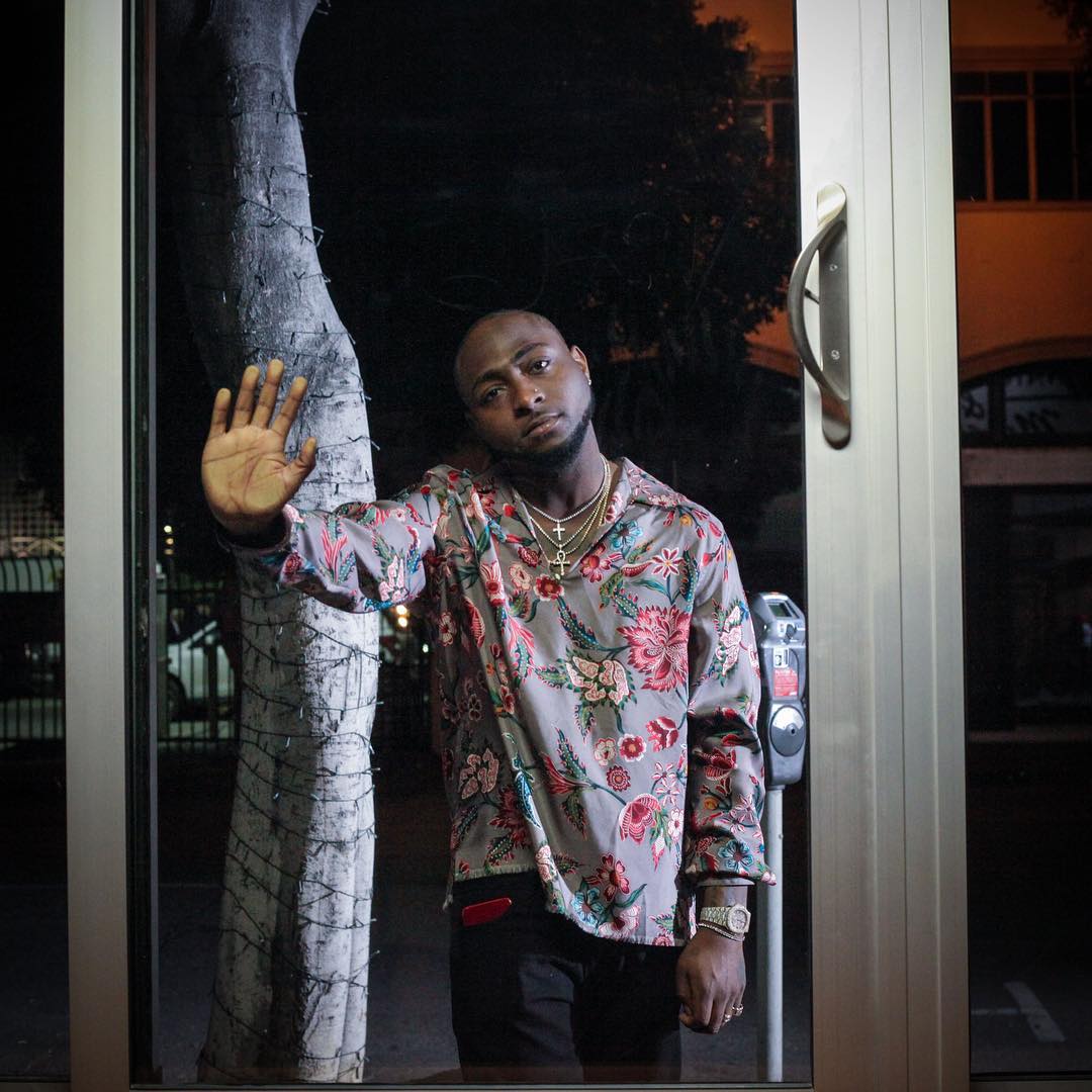 voweokpovure's tweet photo. THREAD OF FUNNY PICTURES AND MEMES OF NIGERIAN ARTIST 😂(ft davido,burnaboy,firboy dml, Wizkid, portable etc...)

1 Davido (OBO)😂💜 https://t.co/iedo7a6hz0