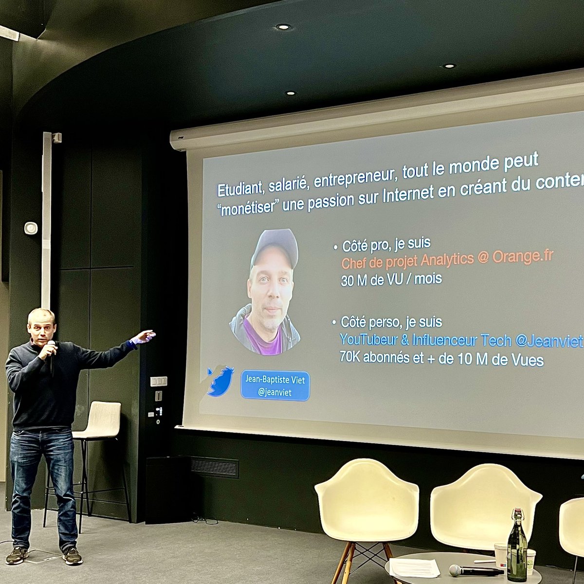 Boidalon's tweet photo. Très inspirant @jeanviet ce soir à la Table Ronde / Conférence "Comment concilier #Influence et #RSE", organisée par #VillageByCASophia en collaboration avec #SupDeCom et #AzurProCom.

Comment devenir #Influenceur ?

Rester éthique, adapter sa stratégie au Réseau Social préféré. https://t.co/Ey8QS6iGq6