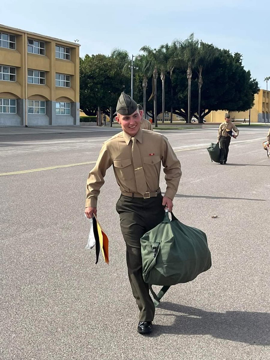 MizzKatana's tweet photo. So proud of this young man!! He has so much drive and I just know he will go places, Semper Fidelis young marine!! 🎊🥳👏🎊🤗💗 https://t.co/dmhfptrDkz
