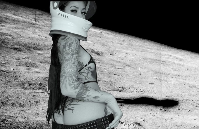 what&rsquo;s up u guys i went to the moon and it turns out i&rsquo;m a slut there too.. https://t.co/bkvdS9S4SQ