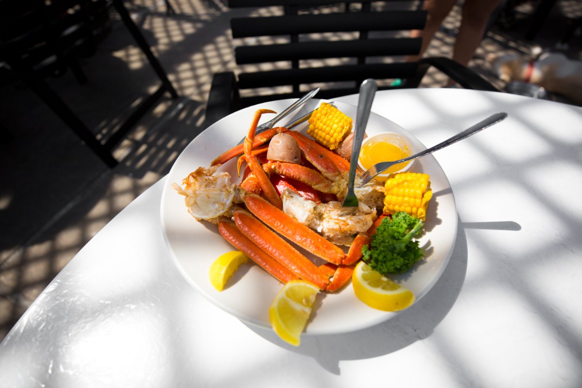 wolfies290's tweet photo. The first bite is the sweetest. That is, until the second bite! #wolfies #WolfiesRestaurantAndSportsBar #CypressTX #TexasSports #TexasCrawfish https://t.co/WHh7Xb2LvN