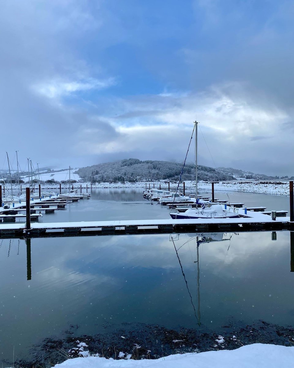 GulfStreamShop's tweet photo. Still #chilly today at Lough Swilly Marina, Fahan, Co. Donegal

#loughswilly #donegal #snowy #boats #winterised #boatingireland #marina #fahanmarina https://t.co/qaIjK3UoqK