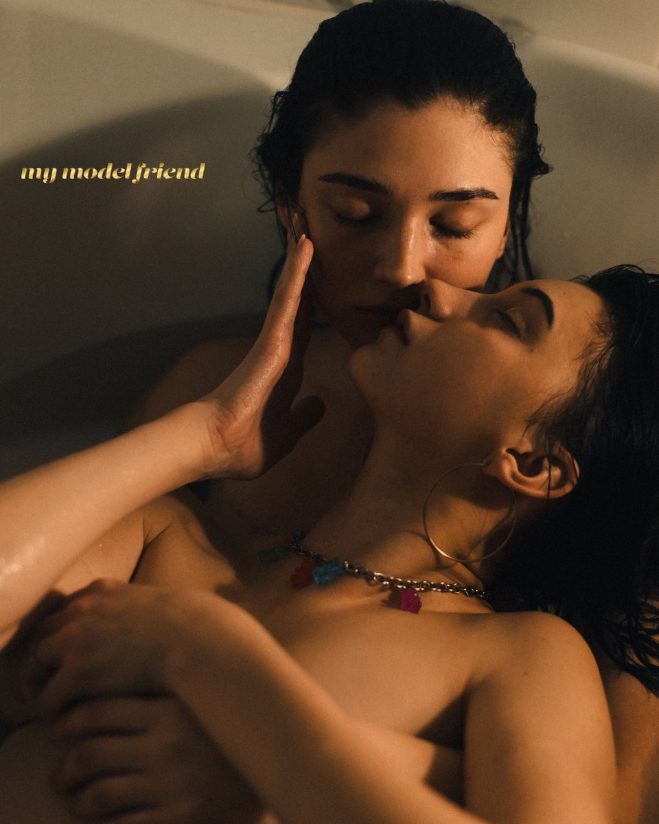 mymodelfriend1's tweet photo. Save water and bathe together๐ซง
https://t.co/eY9gOkzjHg
#babes #model #modeling #mymodelfriend #mmf #ContentCreator #adult https://t.co/YFe5HhtAof