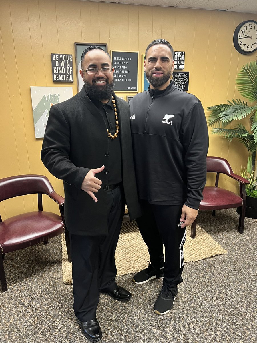 Coach_Clay7's tweet photo. Thank you @Matty_AhYou and @WeberFootball for stopping by and recruiting our student-athletes. Safe travels my brother🏈💯🤙🏽
#BarstowAztecs #WinTheDay @BarstowFTBL https://t.co/CWNumC6t0Y