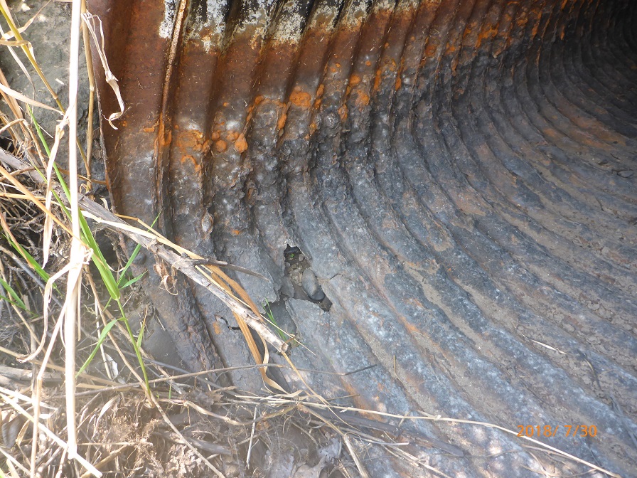 kcroads's tweet image. One way to prevent floods &amp;amp; improve #FishPassage is replacing rusted culverts Here's a 4-pack of before/after pics from summer 2022 on S.380th in #Auburn. This June we'll replace a culvert under NE Woodinville-Duvall Road. 
📲kingcounty.gov/wdroadculvert 
 @CMSarahPerry @DuvallTraffic
