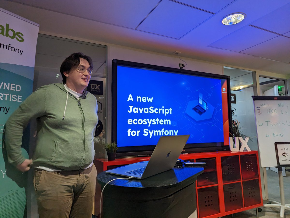 Ce soir <a href="/titouangalopin/">Titouan Galopin</a> nous parle de SymfonyUX chez <a href="/UXRepublic/">UX-Republic</a> merci à lui ✨
