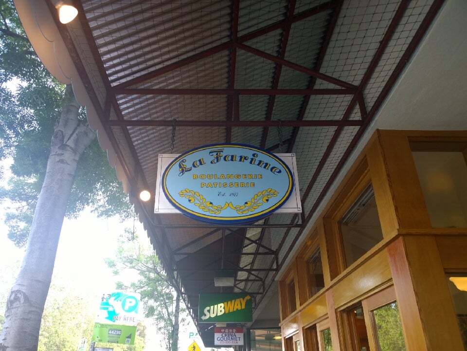 darnhotpeppers's tweet photo. I'm at La Farine Boulangerie Patisserie! Bread pickup https://t.co/ZwYHO24l4G