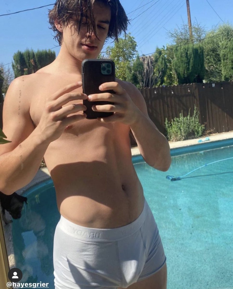 Famous Bulges on Twitter: "RT @TheFamousBulges: Hayes Grier dick print 🍆"