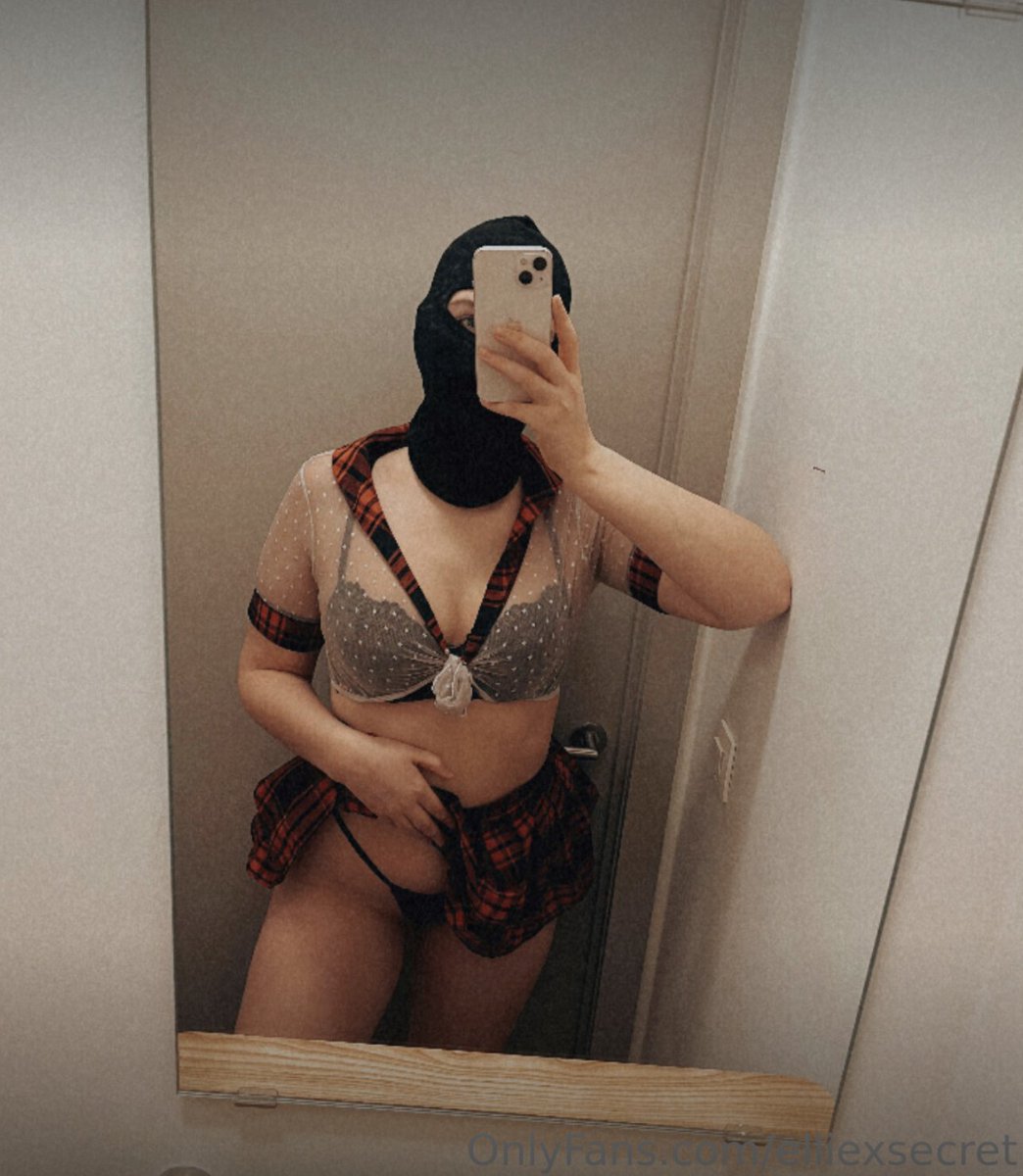 SecretxEllie's tweet photo. xoxo your little slut https://t.co/X1aaDjUmg6