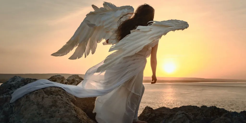 LornaByrne's tweet photo. No matter how much religion and faith put angels on pedestals, the angels have us on pedestals because we have that soul and that spark of light of God. Angels were created by God long long ago, they are creatures. We ourselves are more than any angel ever ever could be. Lorna https://t.co/2gsMGadhL1