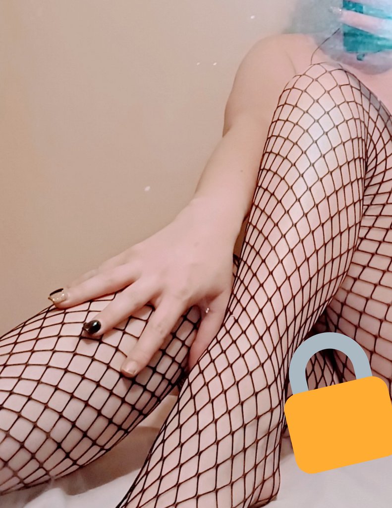 AmphetamineAva's tweet photo. Long legs and fishnets.

#fishnets #ofmodel #onlyfansmodel #fansonly #onlyfansfree #onlyfansgirl #onlyfansbabe #onlyfans #fishnetsss #sexy #palegirl #hotchick #girlfriend #egirlfriend #girlfriendexperience #sexygirl #curvy https://t.co/U65Z1Kf4TF
