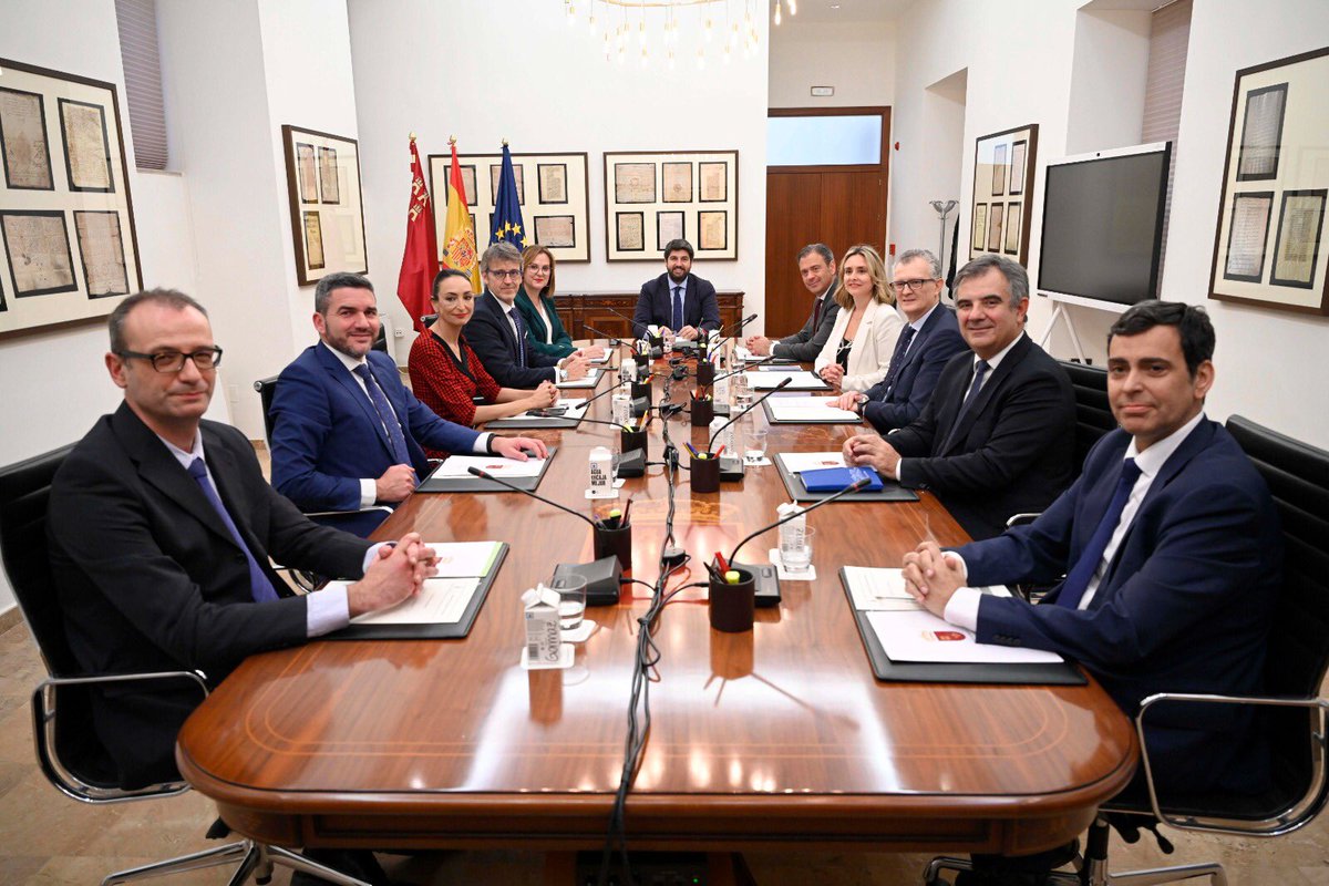 Trabajo conjunto para seguir creando empleo, riqueza y oportunidades que den #UnNuevoImpulso a la #RegióndeMurcia y que mejoren la vida del millón y medio de habitantes de esta tierra.