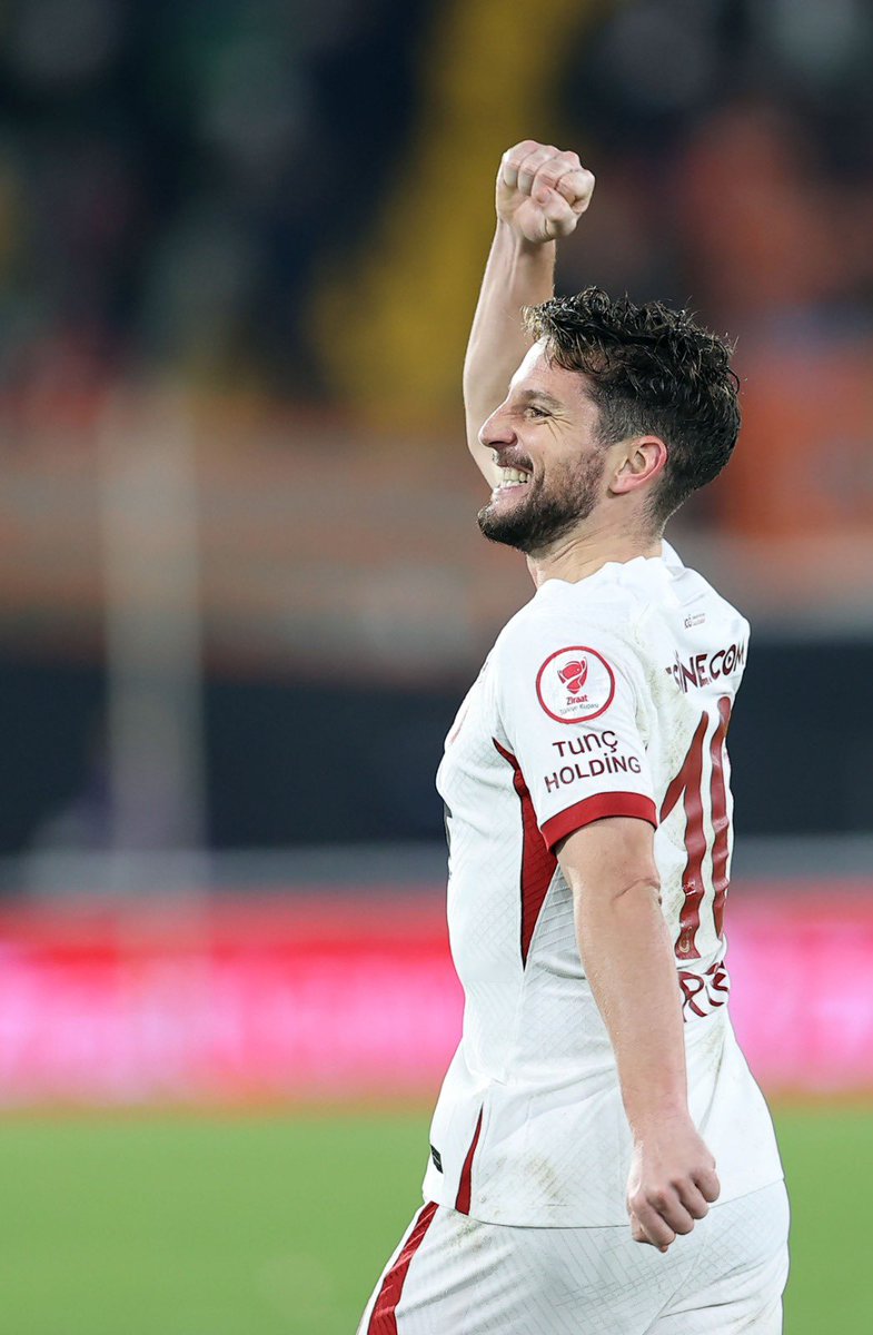 ⚡ 45 dakikada 1 gol, 1 asist.

🌟 Dries Mertens sahaya kartvizit bıraktı. 

#ALNvGS