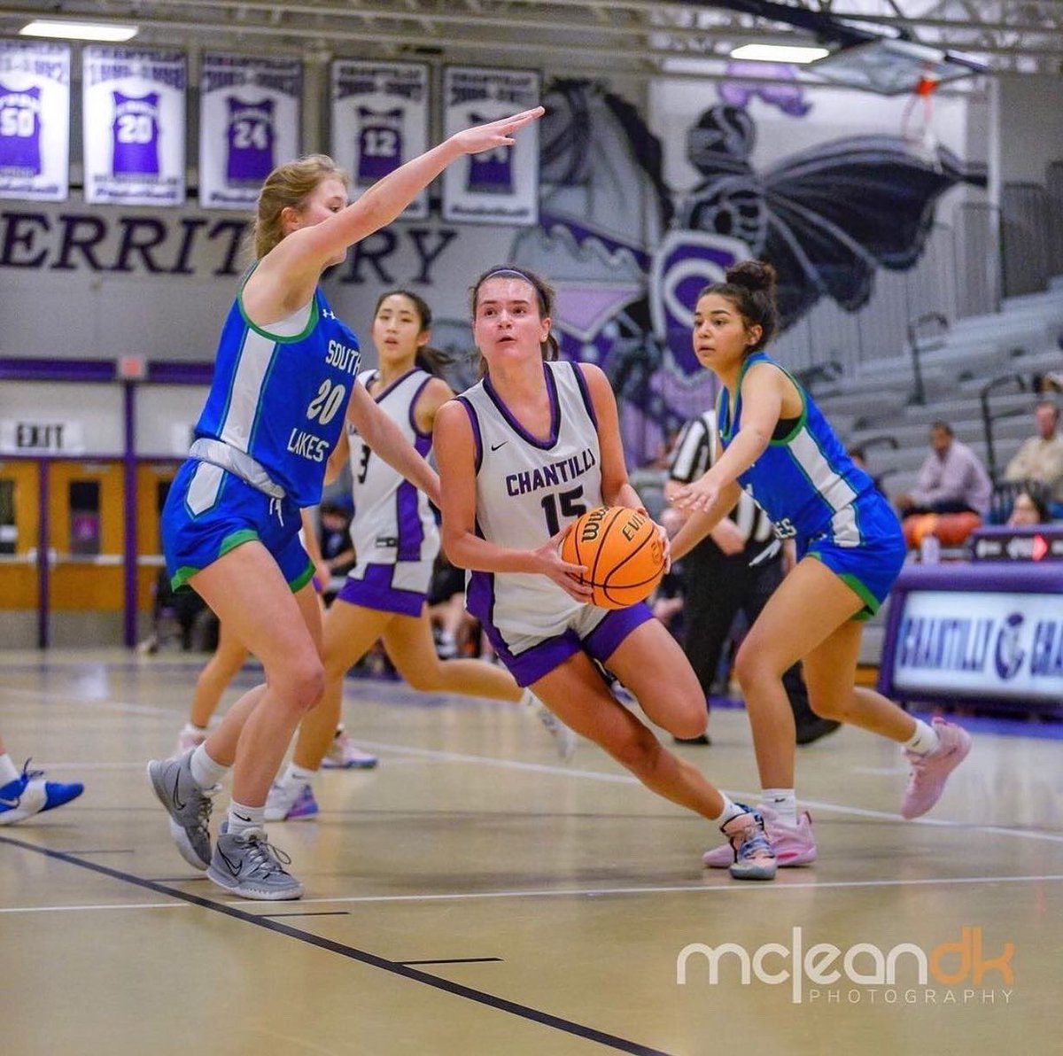 southlakes_gbb's tweet photo. Seahawks traveled to Chantilly last week! Varsity heads into today’s game 🆚 Westfield 2-0 Concorde District &amp; 8-4 Overall!#packthestands💚💙 #homegame

🙏 Coach McLean who captured our  athletes (3 levels) #seahawkdefensestrong #seahawkproud💚💙
📸 @mcleandk_photography https://t.co/wcpvZX3LLF