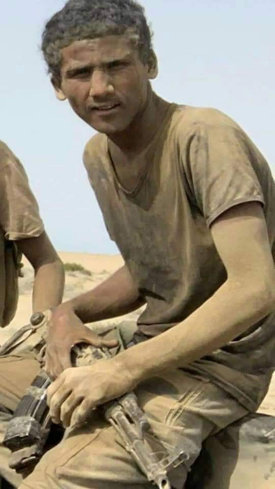 ان سالوك من هاؤلا 
قل: جنودناً عندما زاد جوعهم أكلوا من تراب الوطن وما باعوه ب 2000 ريال يادولةحضرمزيود WiFi