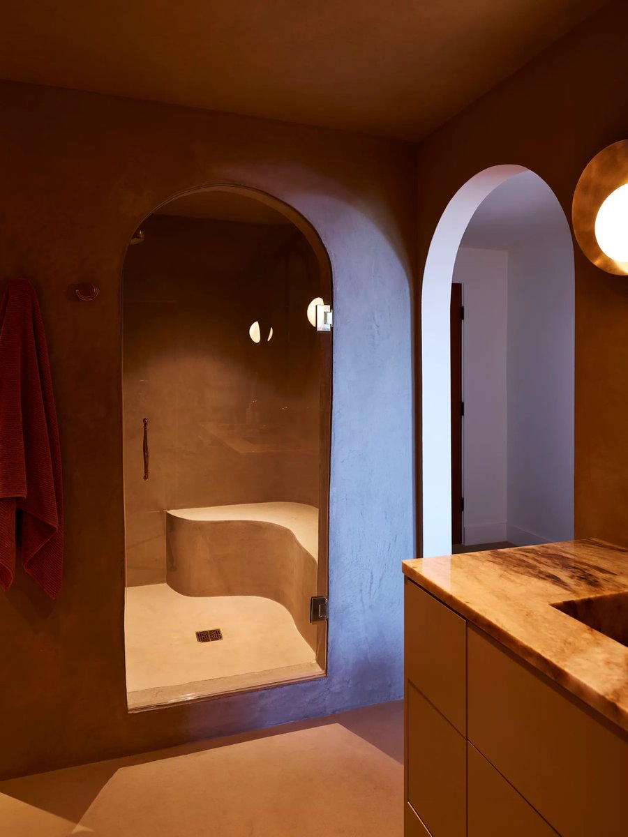 herintheroom's tweet image. Maison design façon sixties sur les collines de Hollywood