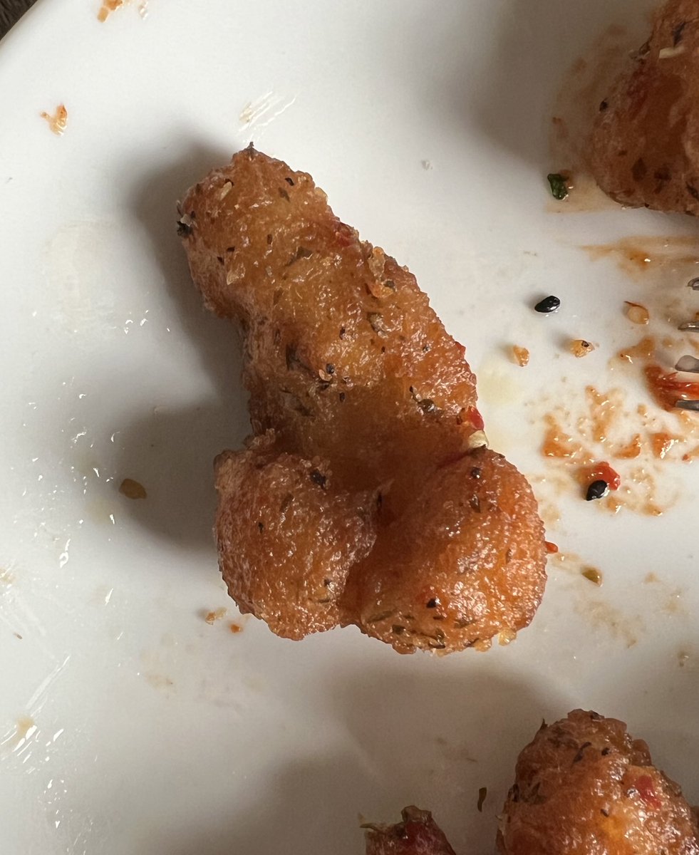 ringmymel's tweet photo. Jeez @BWWings buy a girl a drink first. https://t.co/XNDgAo6bvv