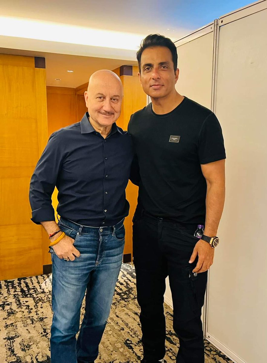 भारत रत्नेश लाल का सहयोग हर गरिव के लिए वरदान है।।क्या नाम दु! एक अनुप जी,एक जनकल्याण मै वेसुध जी??हृदयेश शुभकामना ।।लोकतान्त्रिक बधाई हो बधाई ।। इ त्यागी ,नेपाल ।।