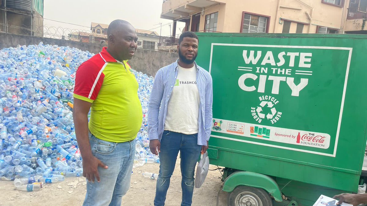 SWEEPFoundation's tweet photo. Earlier today, @EliotWogu of Trashcoin was on visit to our WASTE IN THE CITY facilities in Surulere.
We are building a #PlasticCity.
We look forward to greater partnership with the Trashcoin group. Congratulations to our team #WasteWorkers #WasteintheCity https://t.co/6txGlwKyvO