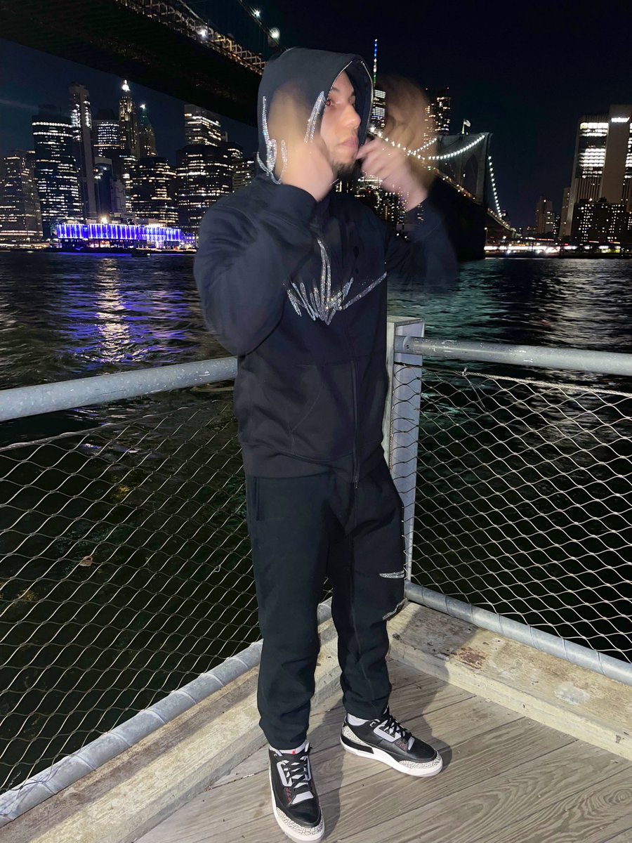 DJRBI_'s tweet photo. spread love it’s the brooklyn way https://t.co/jTZTI9IeT0