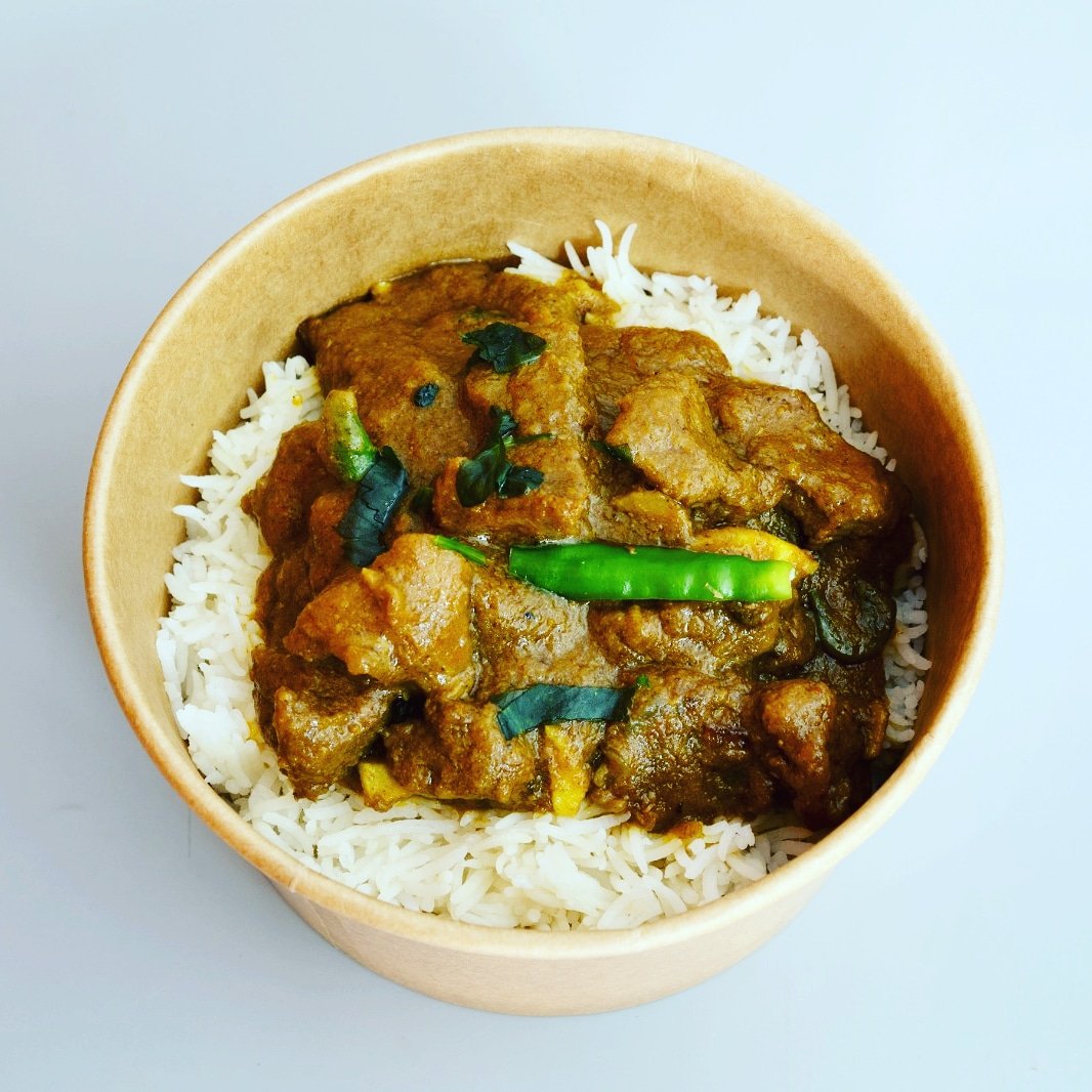spicyshackuk's tweet photo. Lamb bhuna with boiled rice, the original bengali home food👌🏾😋❤ 
#nagawings #spicyshack #asianstreetfood #brunch #instafood #lunch #dinner #eating #foodpics #lambbhuna #chickenwings #chickenjalfrezi #beefteriyaki #eggfriedrice #chickentikkamasala #meatsamosa #spicychips https://t.co/8cKrCTcQV3