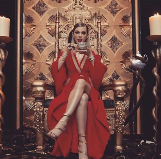 somisolist's tweet photo. #솜블왔솜 #솜아내말좀들어바 #Somble @somi_official_ I NEED an old Hollywood concept and a reputation one, turn everything bad people say about you into your own brand, your empire

You don't need a man or anyone else, you are JEON SOMI https://t.co/da0yBzbeam