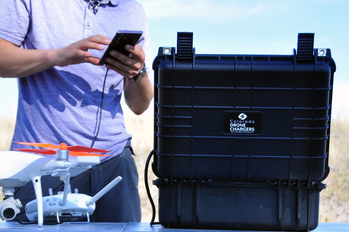 CODroneChargers's tweet photo. We go where you fly. Our portable and rapid-speed drone battery charging systems charge four batteries and one flight controller simultaneously.
Shop 👉 https://t.co/NovhZzVF24.
#UAVs #drones #dronechargers #dronelife #DJI #Autel #ParrotDrones #TealDrones https://t.co/7oG4QBPsX1