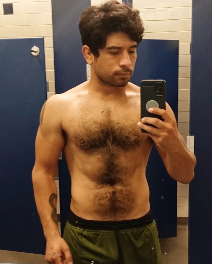 fight_nerdy's tweet image. Slightly bulking, but I have to say that it's nice to see how strong I am getting. Arms are already back to where they were before I got sick with shoulders and chest feeling great.
#upperbody #bodyprogress #veganfit #fitness #health