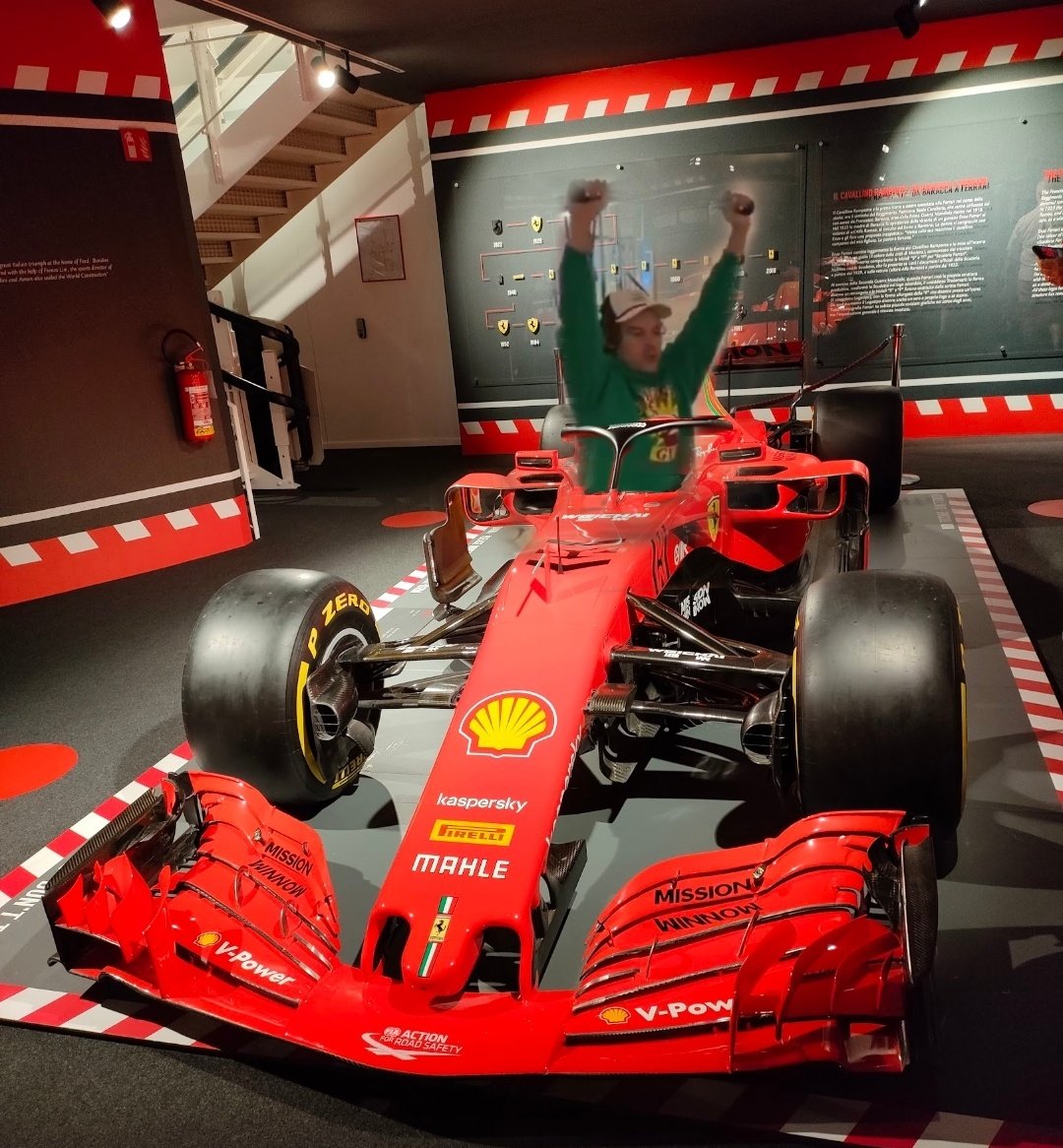 FINELINExG1U's tweet photo. HARRY STYLES A MARANELLO https://t.co/YLjcXO1u8p