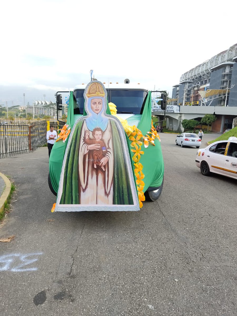 DirEduTachira's tweet photo. En #Fotos5 Participación de docentes y personal de la @DirEduTachira en el Gran Desfile FISS 2023 con la carroza "Liberators".
@FreddyBernal @NicolasMaduro @YuniorClavijoM @Gob_Tachira @MPPEDUCACION @jghuerfanoo @BermudezJoseA @hospimilTachira @RomerPSUV #17Enero #Bono Miss USA https://t.co/5pEHU9s3t2